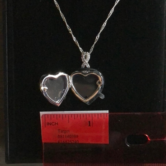 Things Remembered Heart Locket - Picture 8 of 8